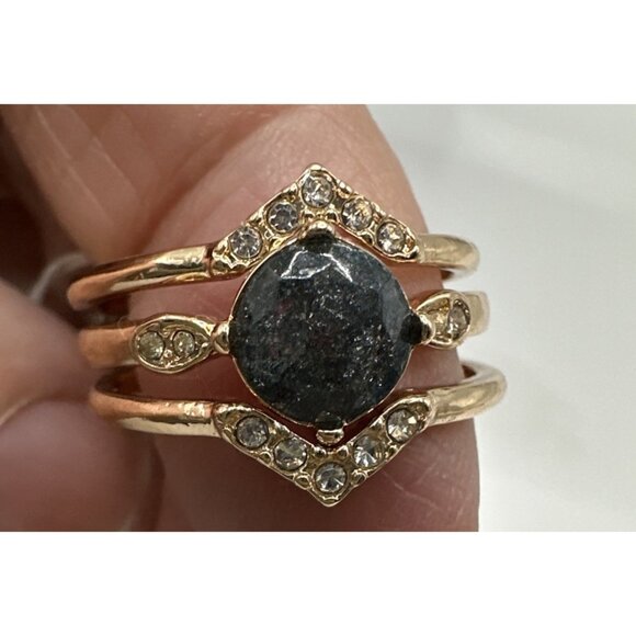 Nawoo Gold Tone Stack Rings Gray Crackle CZ Size 8 NWT - Picture 1 of 9